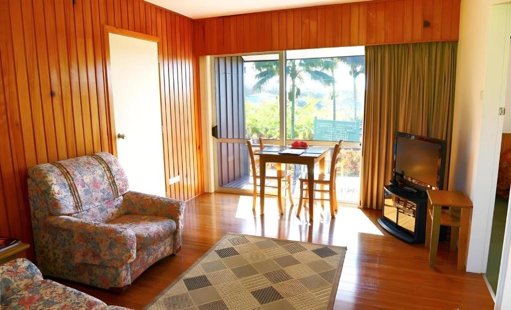 Fletcher Christian Holiday Hotel Burnt Pine Exteriér fotografie